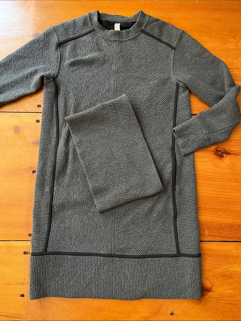 LULULEMON 6 Heathered Core Dark Grey On Repeat Dress & Snap On/Off Cowl Collar